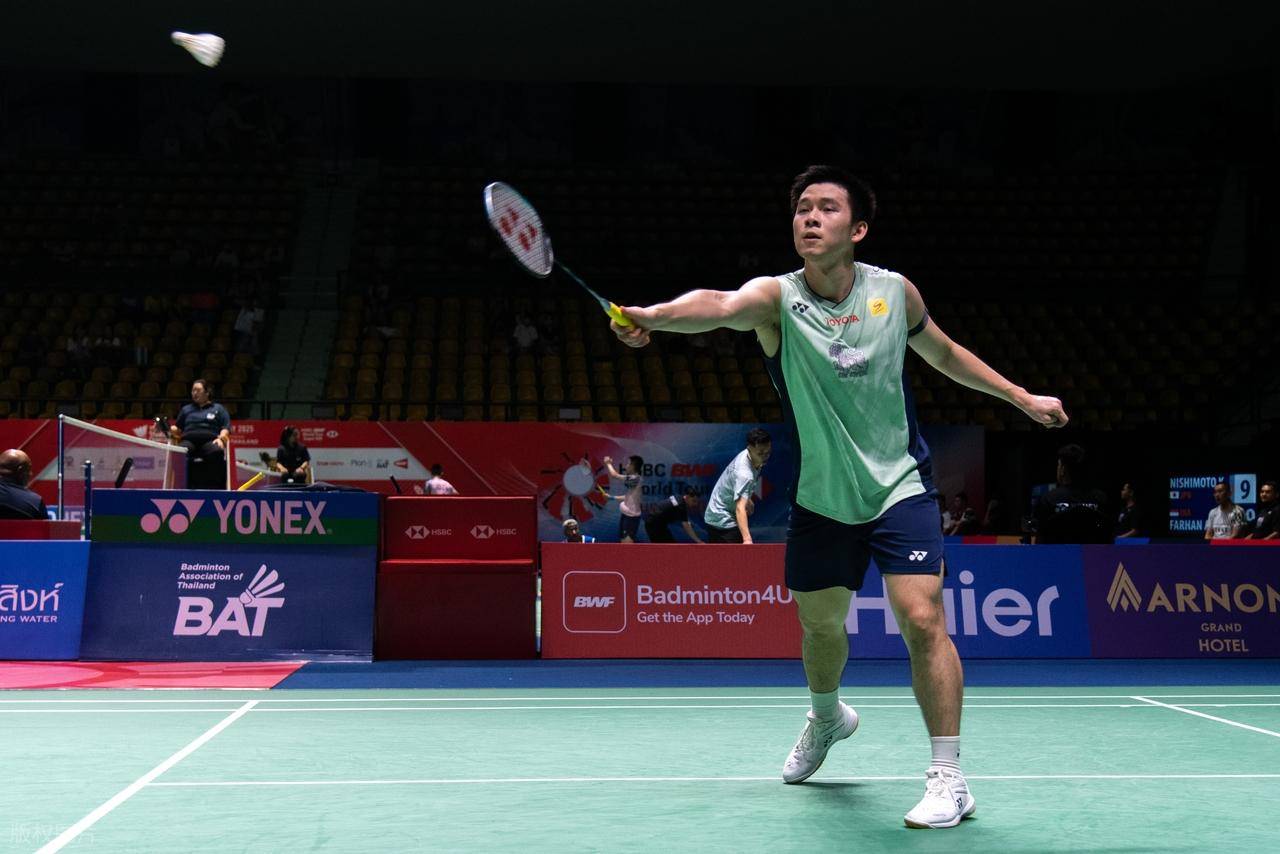 使得他在突 使得他在突